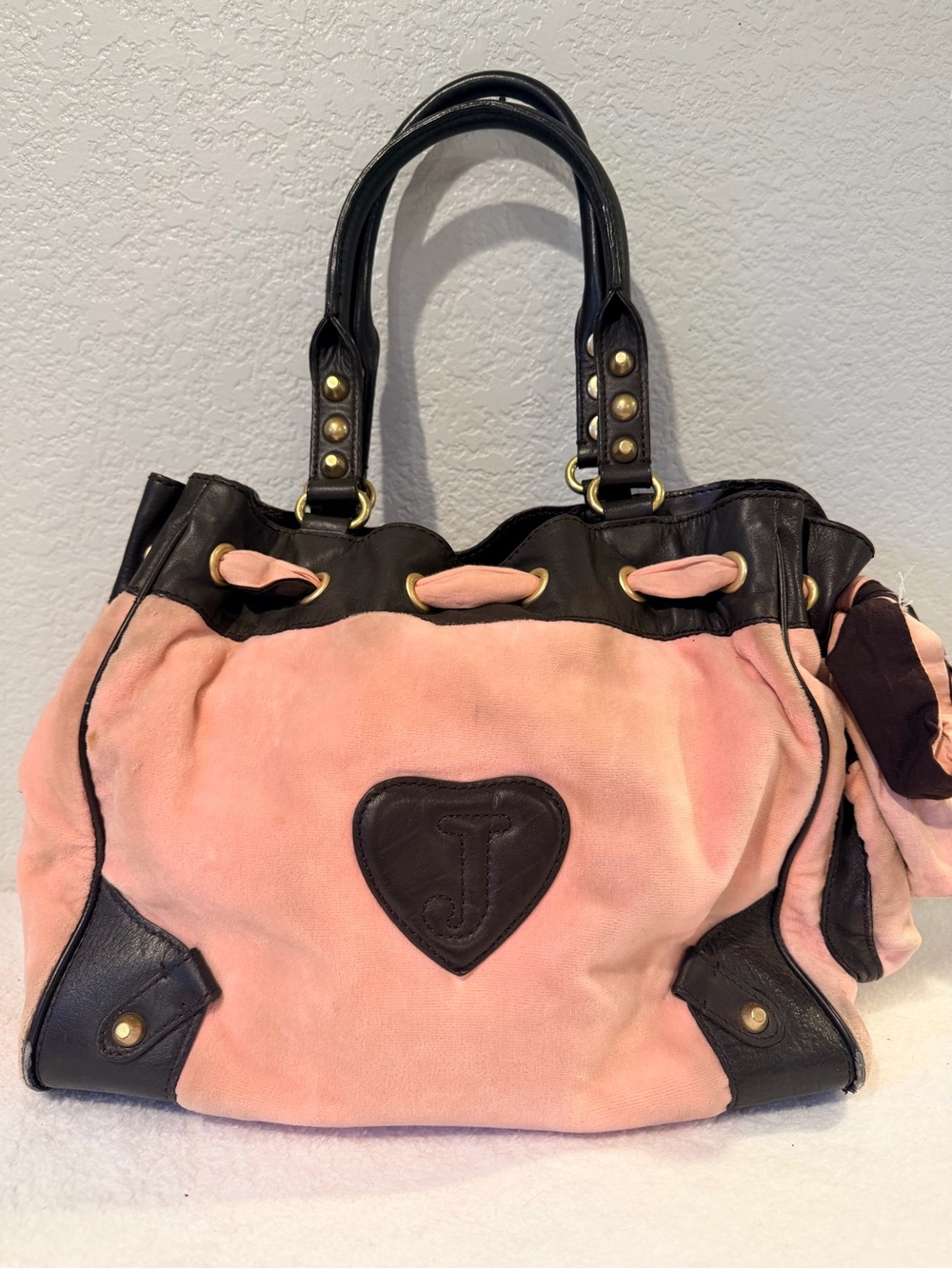 Juicy Couture Pink and Black Velvet Tote with Crest and Heart Charm - Picture 2 of 5